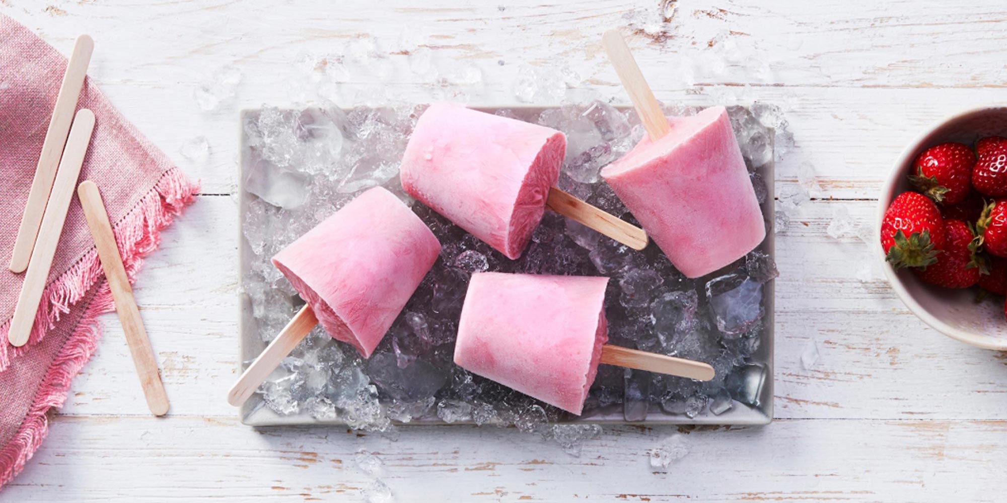 冰冻草莓酸奶棒
